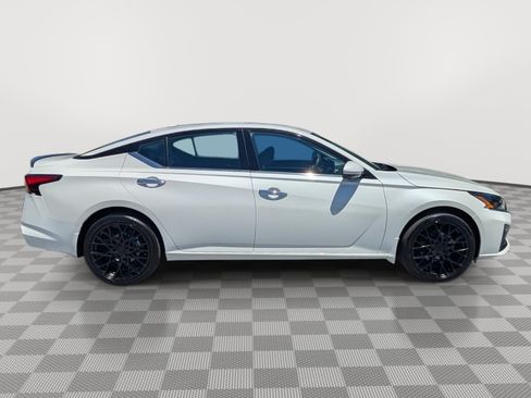 Used 2023 Nissan Altima 2.5 SL AWD/4WD image 6