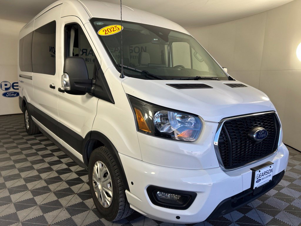 Used 2025 Ford Transit 350 XLT RWD image 3
