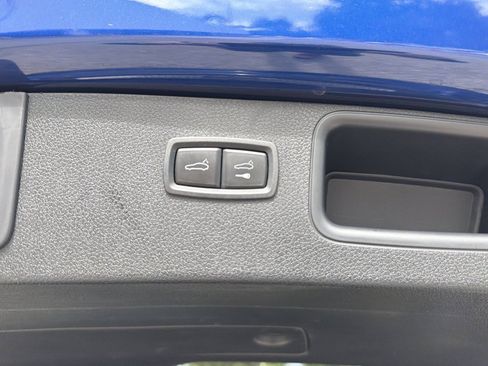 Used 2022 Porsche Macan S AWD/4WD image 13