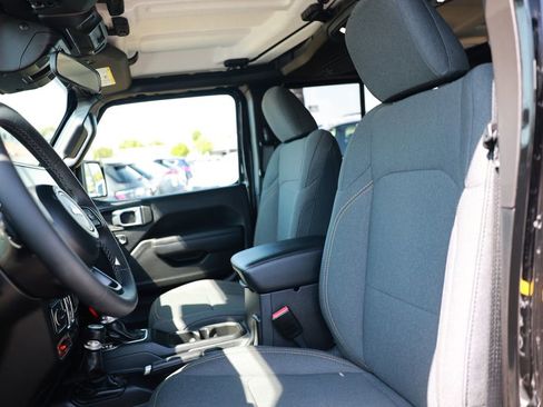 Used 2025 Jeep Wrangler Unlimited Sport S 4xe AWD/4WD image 18