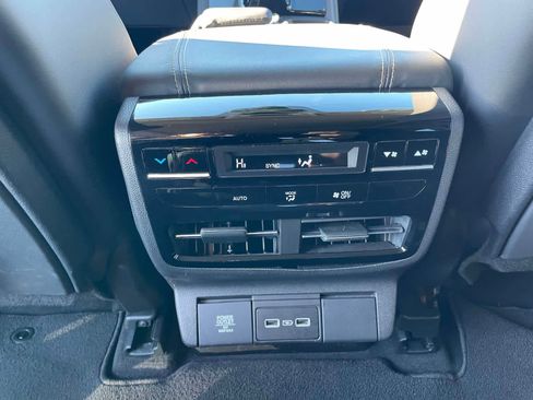 Used 2023 Acura MDX SH-AWD w/ Technology Package image 18