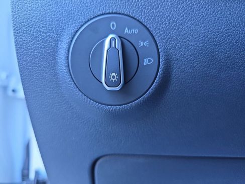 New 2026 Volkswagen Taos SE AWD/4WD image 22