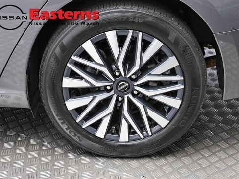 Used 2025 Nissan Altima 2.5 SV FWD image 8