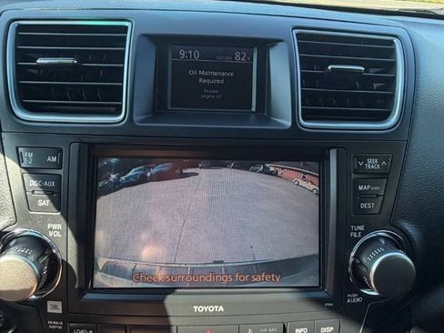 Used 2011 Toyota Highlander Limited w/ Tow Pkg AWD/4WD image 18