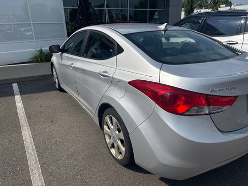 Used 2012 Hyundai Elantra Limited w/ Technology Pkg 5 FWD image 5
