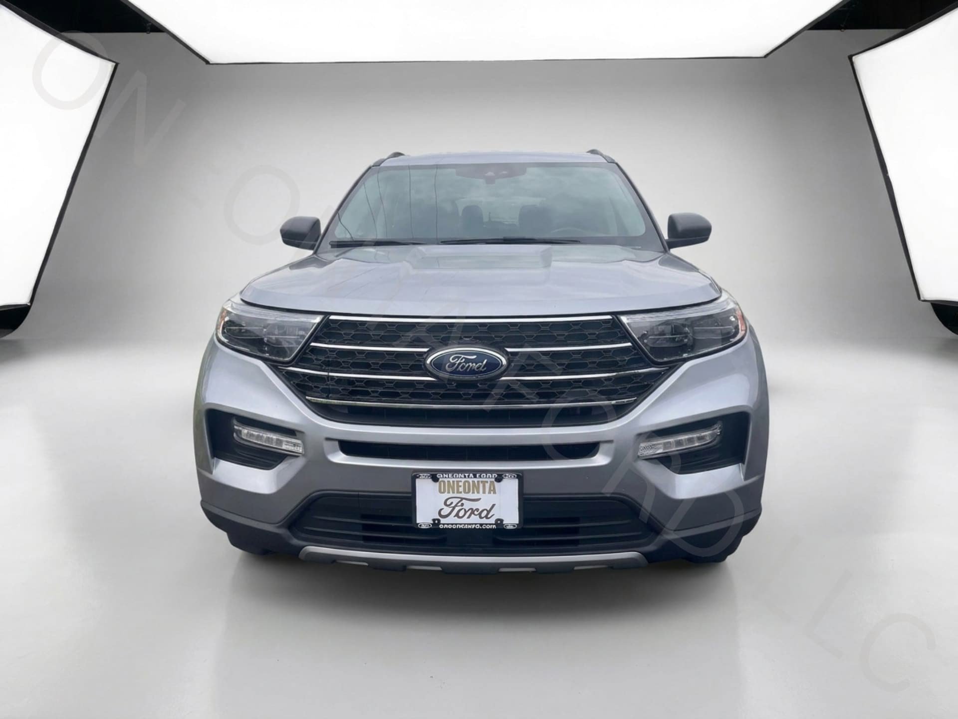 Used 2022 Ford Explorer XLT w/ Equipment Group 202A AWD/4WD image 12
