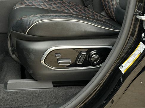 Used 2022 Jeep Grand Cherokee L Summit w/ Luxury Tech Group V image 11