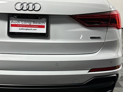 Used 2023 Audi Q3 2.0T Premium w/ Convenience Package image 17