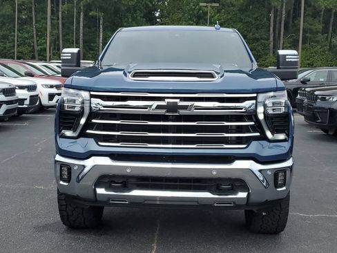 Used 2025 Chevrolet Silverado 2500 LTZ w/ LTZ Plus Package AWD/4WD image 2