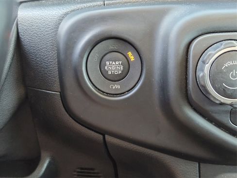 Used 2020 Jeep Gladiator Overland w/ Popular Equipment Package image 21