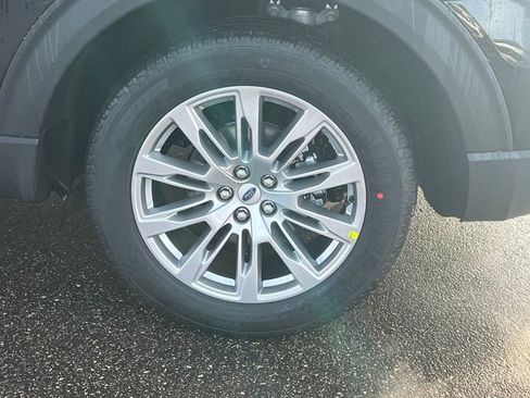 Used 2026 Ford Explorer Active w/ Active Comfort Package image 10