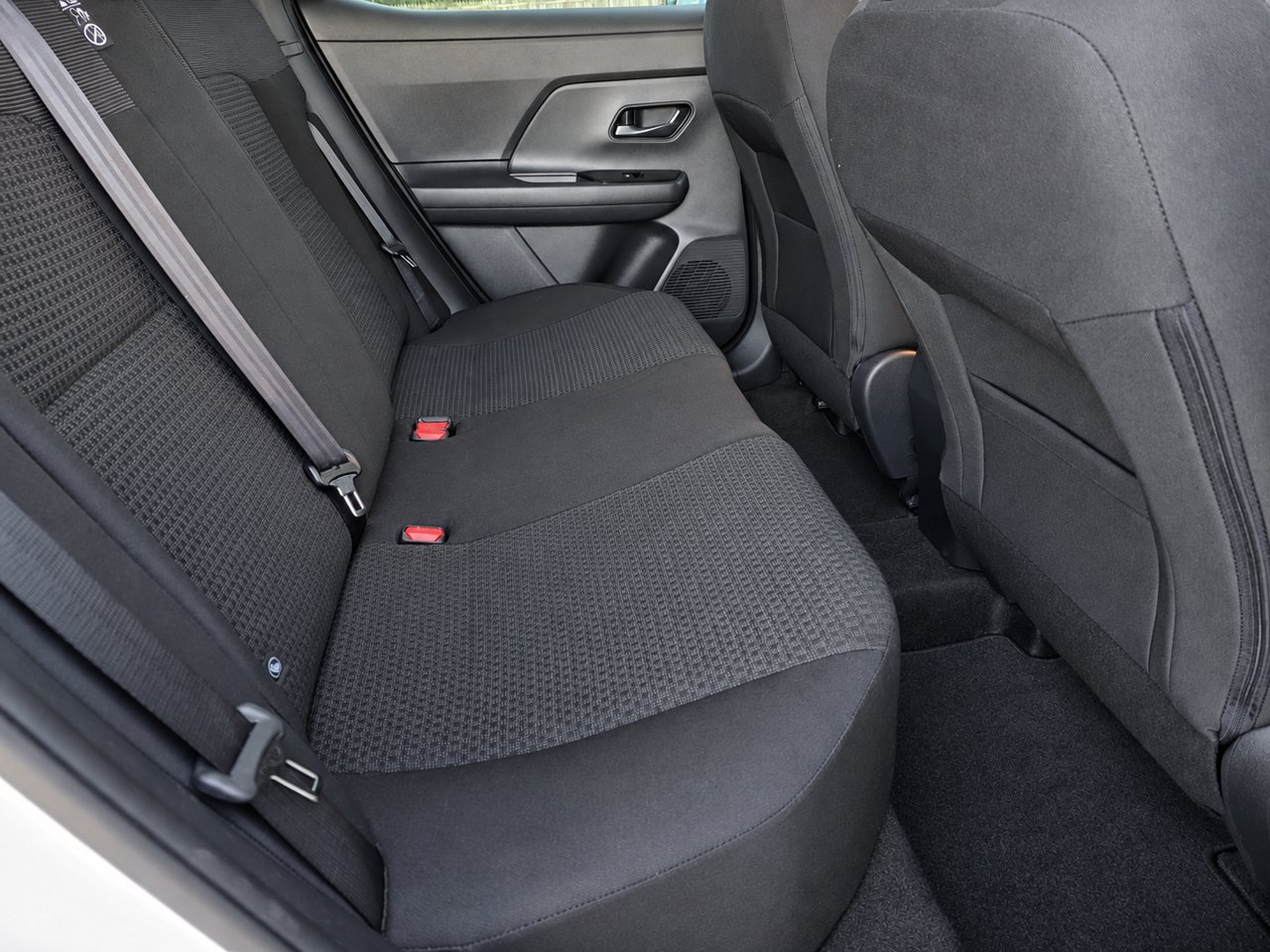 Used 2025 Nissan Kicks S FWD image 26