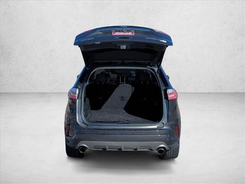 Used 2019 Ford Edge Titanium w/ Equipment Group 301A image 9