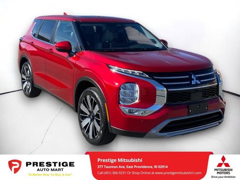 New 2025 Mitsubishi Outlander SE image 1