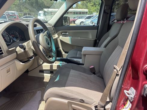 Used 2011 Jeep Liberty Sport AWD/4WD image 9