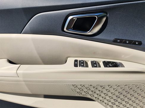 New 2026 Kia Carnival EX image 16