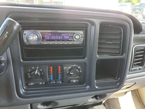 Used 2004 Chevrolet Tahoe LS RWD image 24