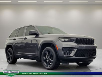 Used 2023 Jeep Grand Cherokee Altitude