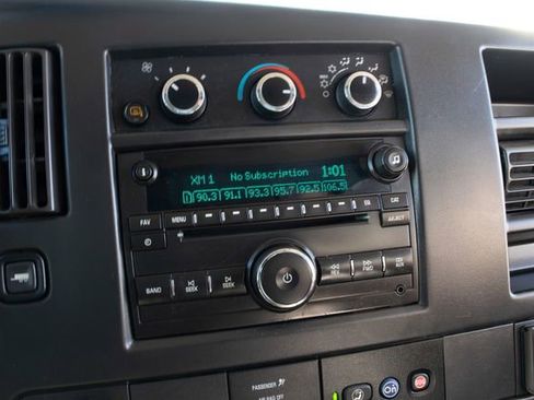 Used 2017 Chevrolet Express 3500 Extended image 30