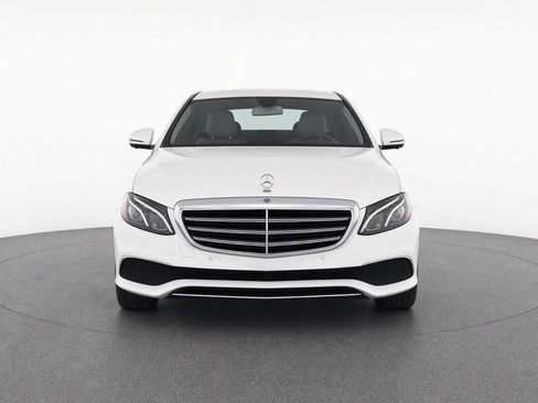 Used 2017 Mercedes-Benz E 300 4MATIC image 5
