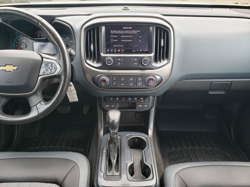 Used 2022 Chevrolet Colorado Z71 AWD/4WD image 15