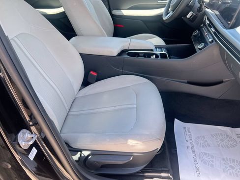 Used 2025 Hyundai Sonata SEL FWD image 23