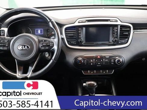 Used 2017 Kia Sorento LX w/ LX Convenience Package image 15