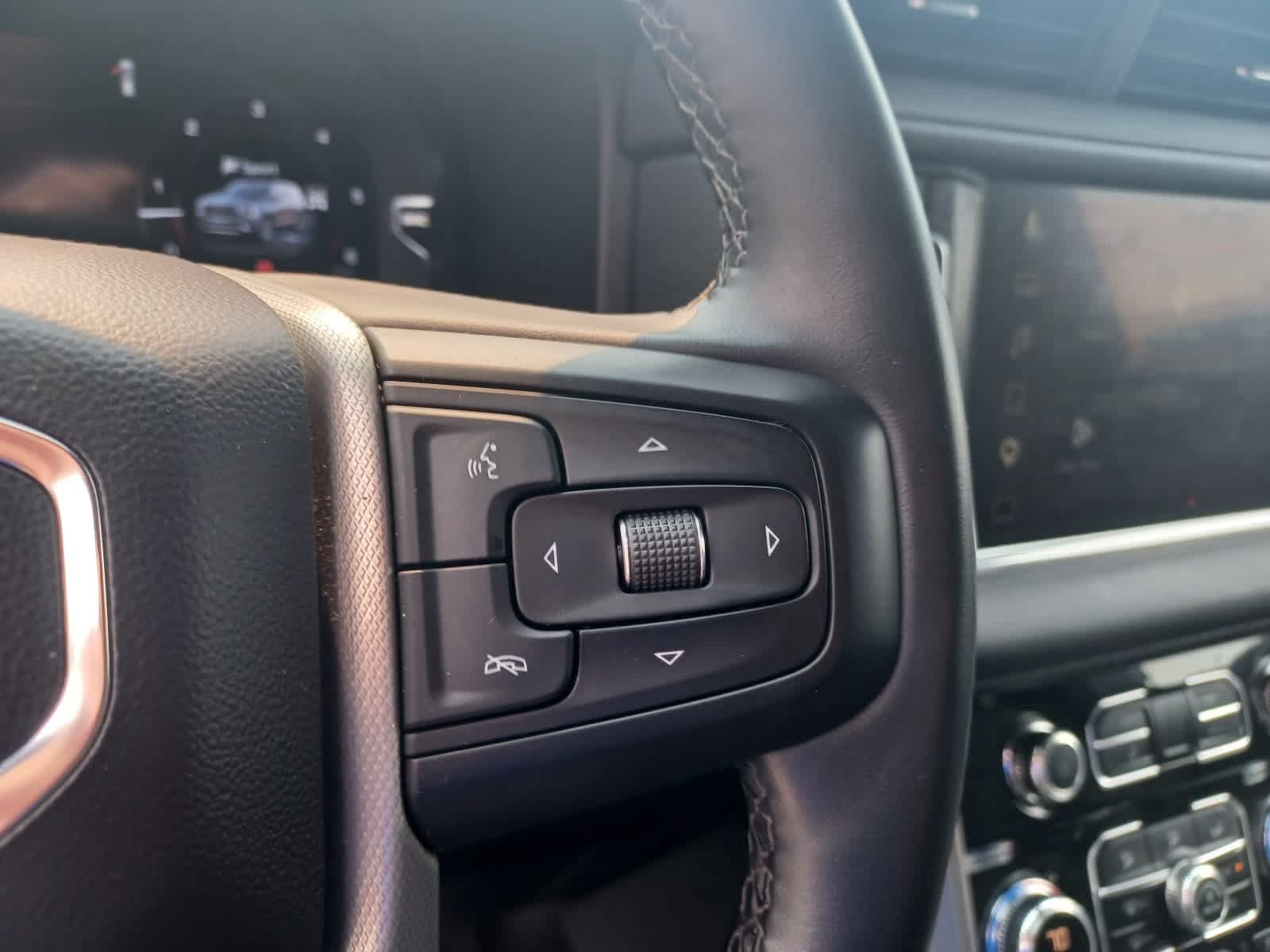 Used 2023 GMC Yukon XL Denali AWD/4WD image 15