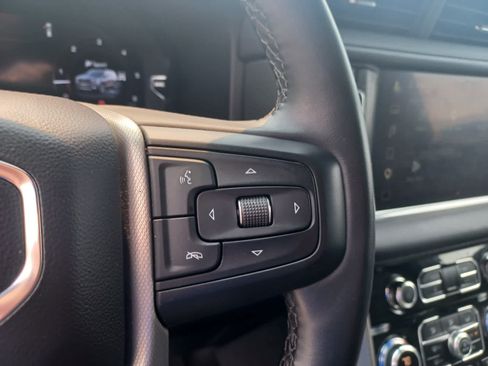 Used 2023 GMC Yukon XL Denali AWD/4WD image 15