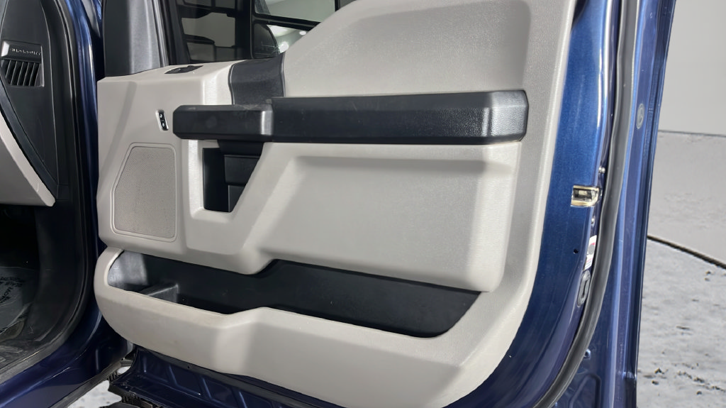 Used 2017 Ford F250 XL w/ STX Appearance Package AWD/4WD image 19