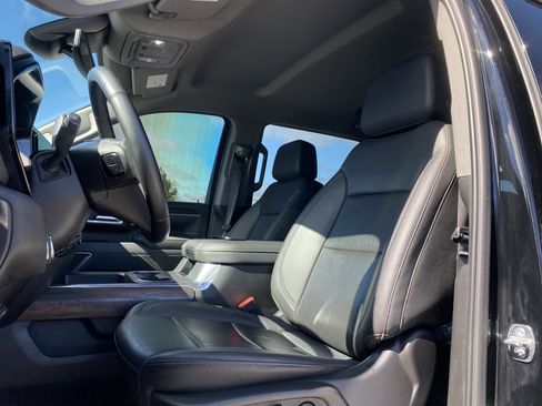 Used 2025 GMC Sierra 2500 SLT w/ SLT Convenience Package image 7