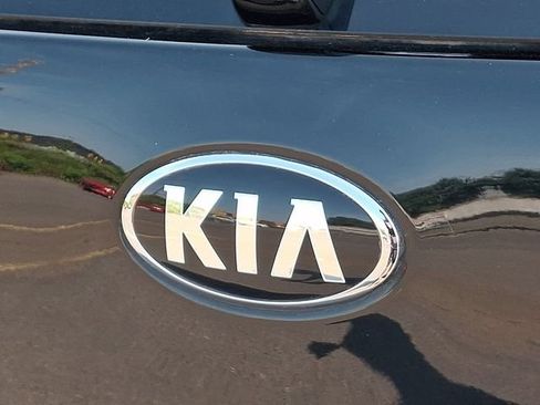 Used 2017 Kia Niro Touring w/ Advanced Technology Package FWD image 30