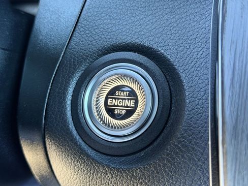 Used 2022 Mercedes-Benz GLC 300 4MATIC image 26