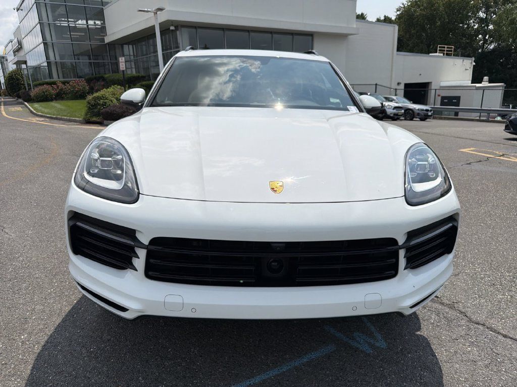 Used 2023 Porsche Cayenne AWD/4WD image 14