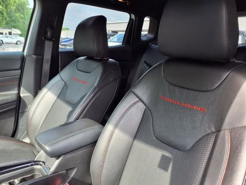 Used 2024 Jeep Compass Trailhawk image 17
