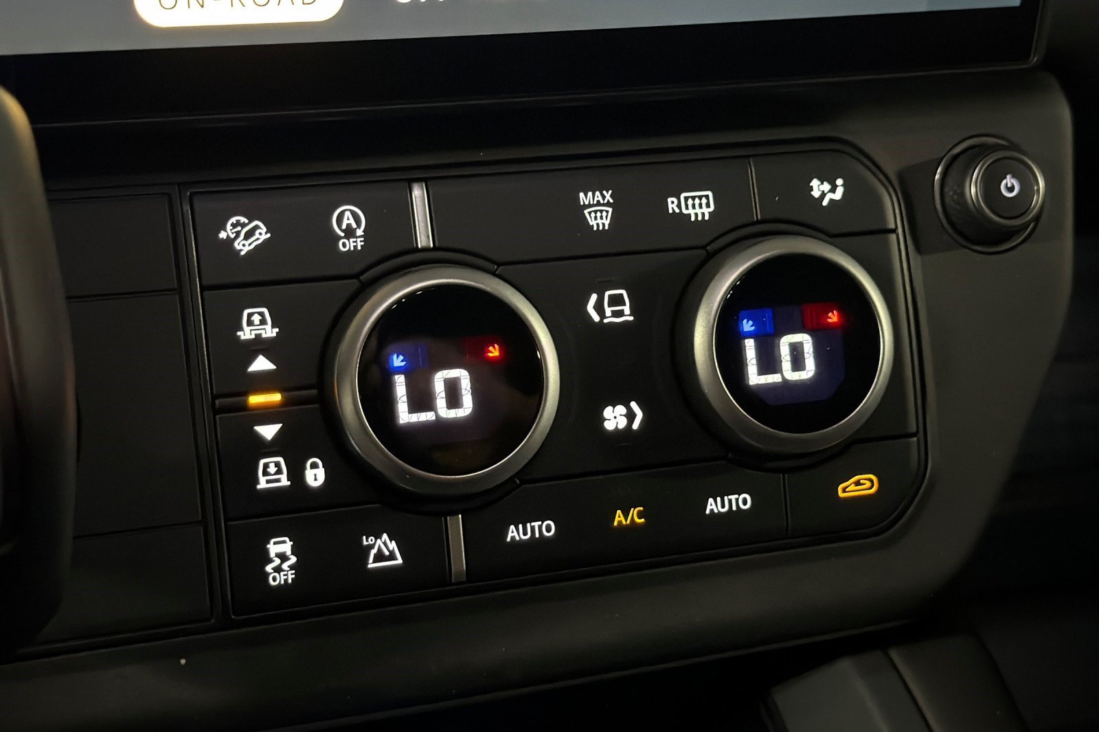 New 2026 Land Rover Defender 110 S AWD/4WD image 19
