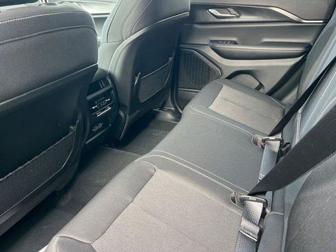 New 2025 Jeep Grand Cherokee Laredo X image 12