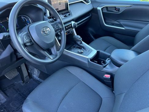 Used 2025 Toyota RAV4 LE AWD/4WD image 13
