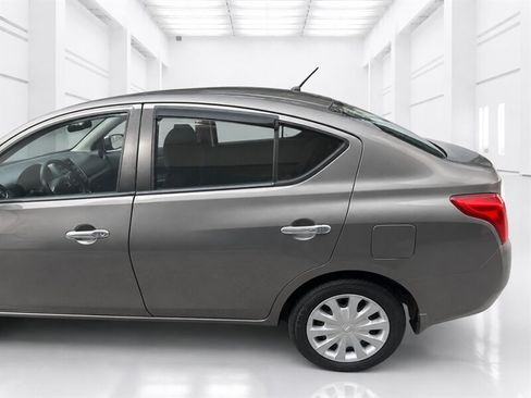 Used 2012 Nissan Versa SV FWD image 21