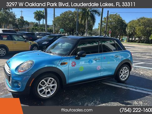 Used 2015 MINI Cooper 4-Door Hardtop image 6