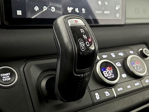 Used 2023 Land Rover Defender 90 SE image 15