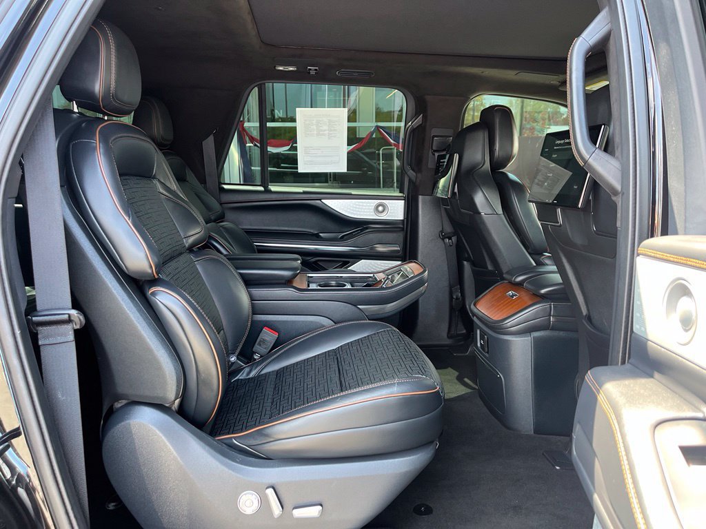 Certified 2025 Lincoln Navigator L Black Label AWD/4WD image 23