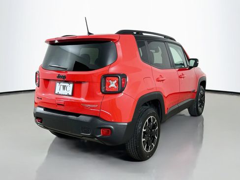 Used 2023 Jeep Renegade Trailhawk w/ Trailhawk Elite Group AWD/4WD image 5