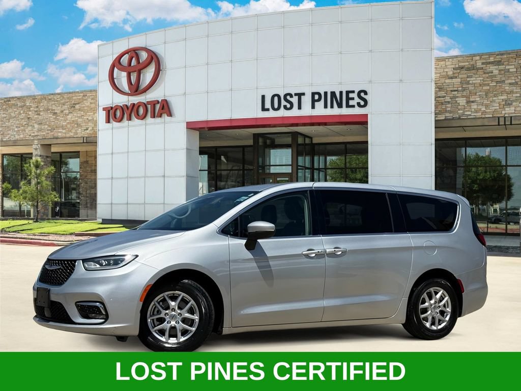 Used 2023 Chrysler Pacifica Touring-L FWD image 1