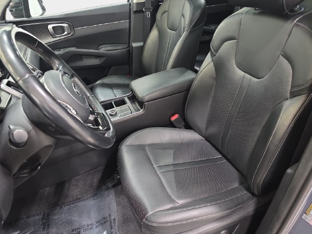Used 2021 Kia Sorento S w/ Panoramic Sunroof Package AWD/4WD image 13