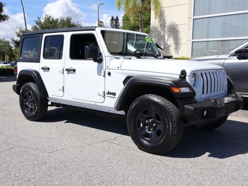 Used 2022 Jeep Wrangler Unlimited Sport AWD/4WD image 9