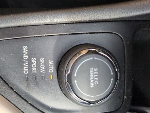 Used 2017 Jeep Cherokee High Altitude AWD/4WD image 24