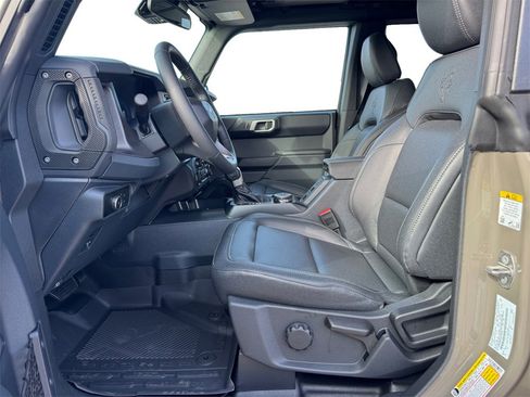 New 2025 Ford Bronco Badlands w/ Sasquatch Package image 9