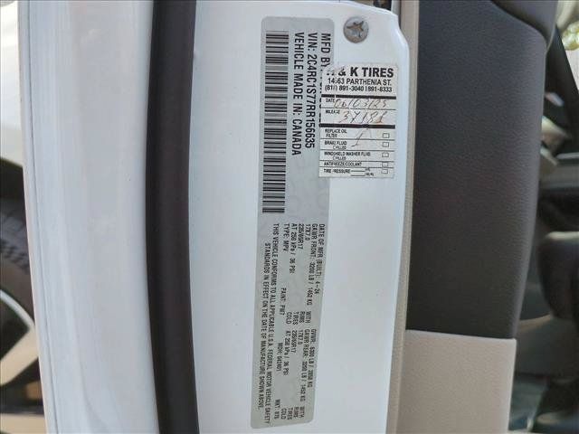 Used 2024 Chrysler Pacifica Limited FWD image 25