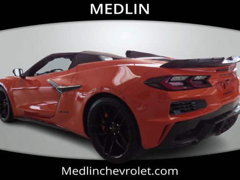 Used 2025 Chevrolet Corvette Z06 w/ Stealth Interior Trim Package RWD image 5